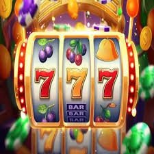 Antarmuka aplikasi mobile tenchu menampilkan menu utama dengan pilihan taruhan bola, kasino langsung, dan slot games